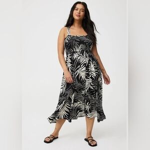 Torrid Midi Smocked Palm Dress Tropical Palm Print Size 2 or 2X Black & White